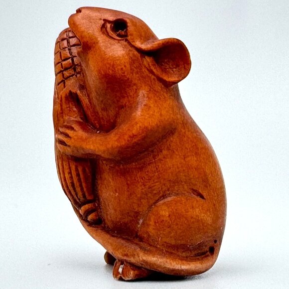 Ojime Bead Netsuke Mouse with Corn Cob Hand-Carved Boxwood Signed Figurine - Picture 7 of 8